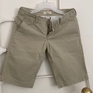 Abercrombie & Fitch Shorts SZ 4 Almond NWOT
